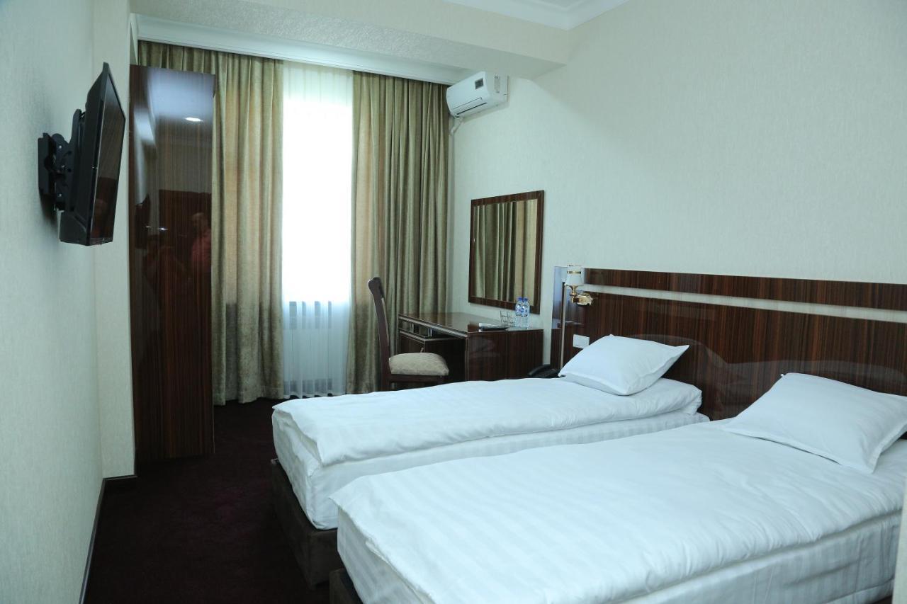 Hotel Grand Capital Tasjkent Buitenkant foto