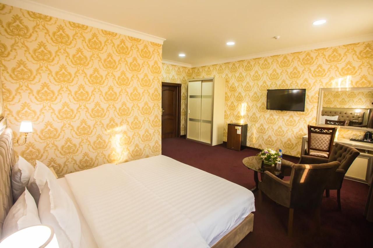 Hotel Grand Capital Tasjkent Buitenkant foto