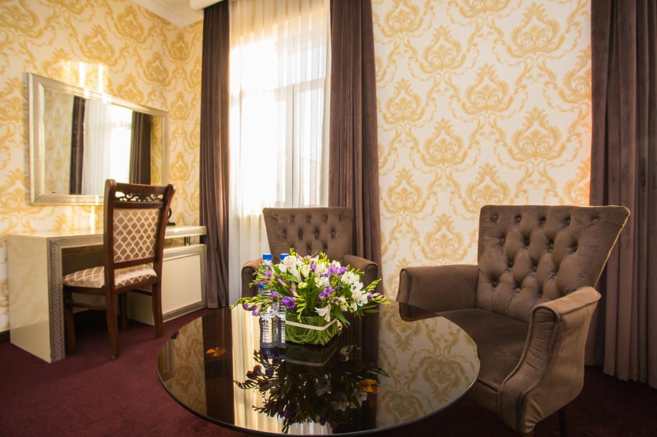 Hotel Grand Capital Tasjkent Buitenkant foto