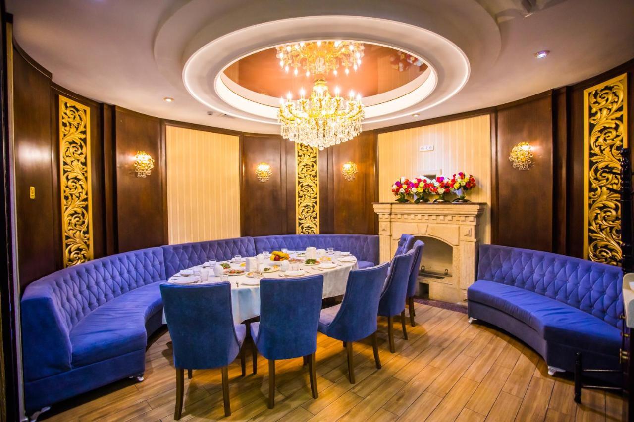 Hotel Grand Capital Tasjkent Buitenkant foto