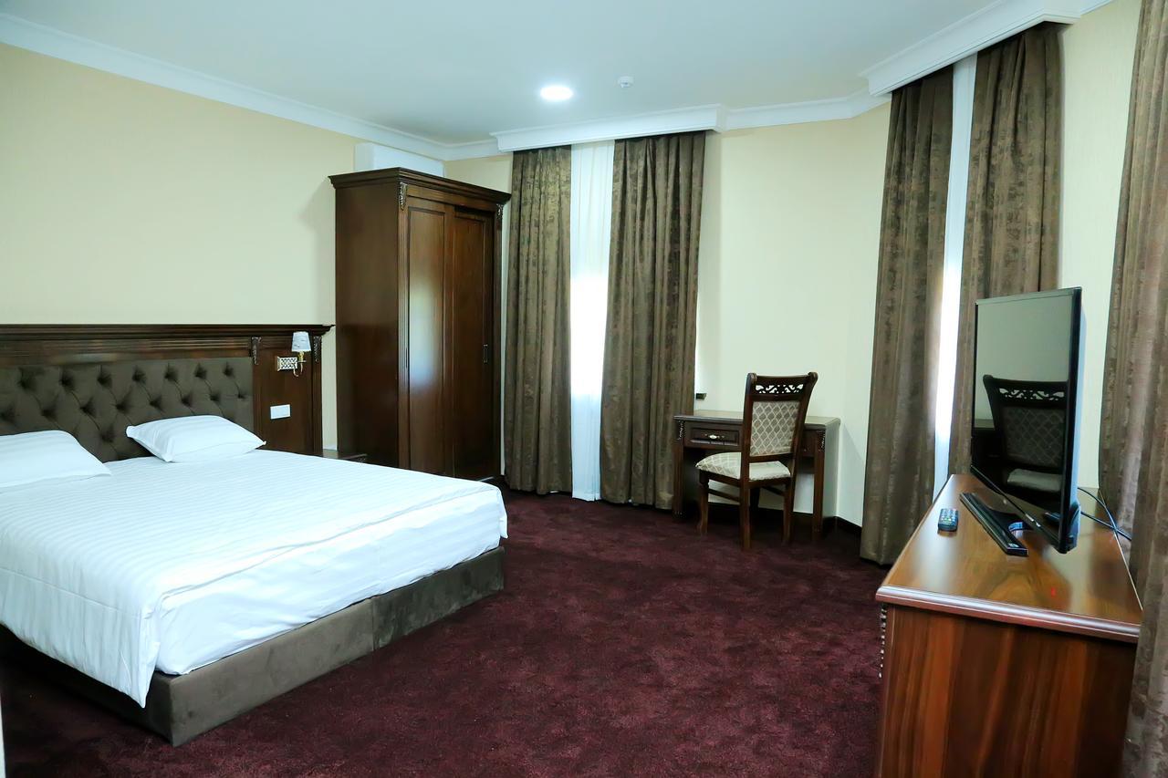 Hotel Grand Capital Tasjkent Buitenkant foto