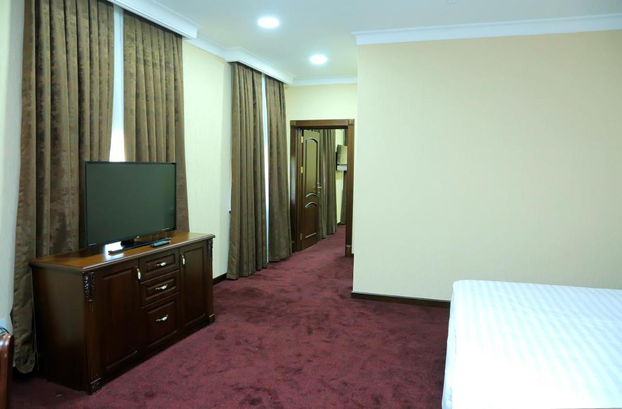 Hotel Grand Capital Tasjkent Buitenkant foto