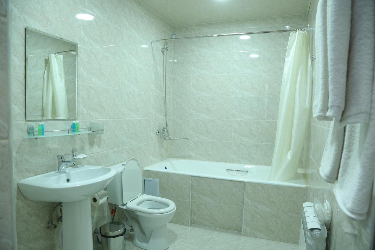 Hotel Grand Capital Tasjkent Buitenkant foto