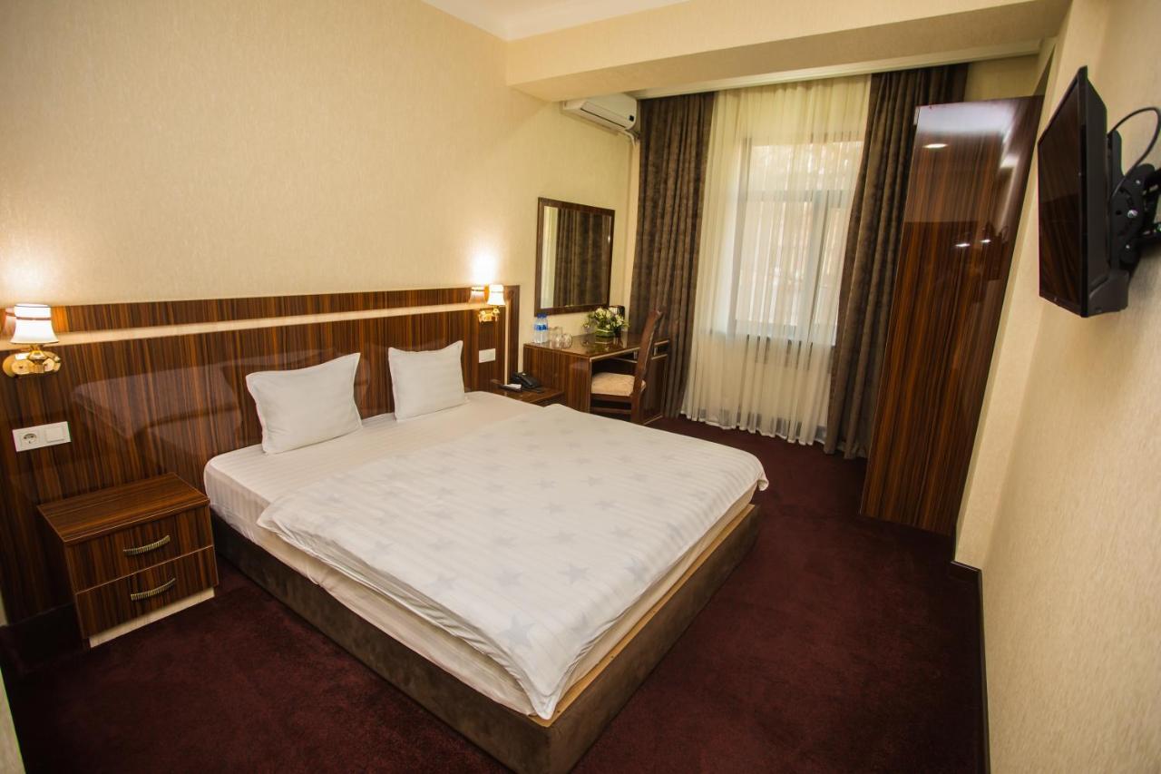 Hotel Grand Capital Tasjkent Buitenkant foto