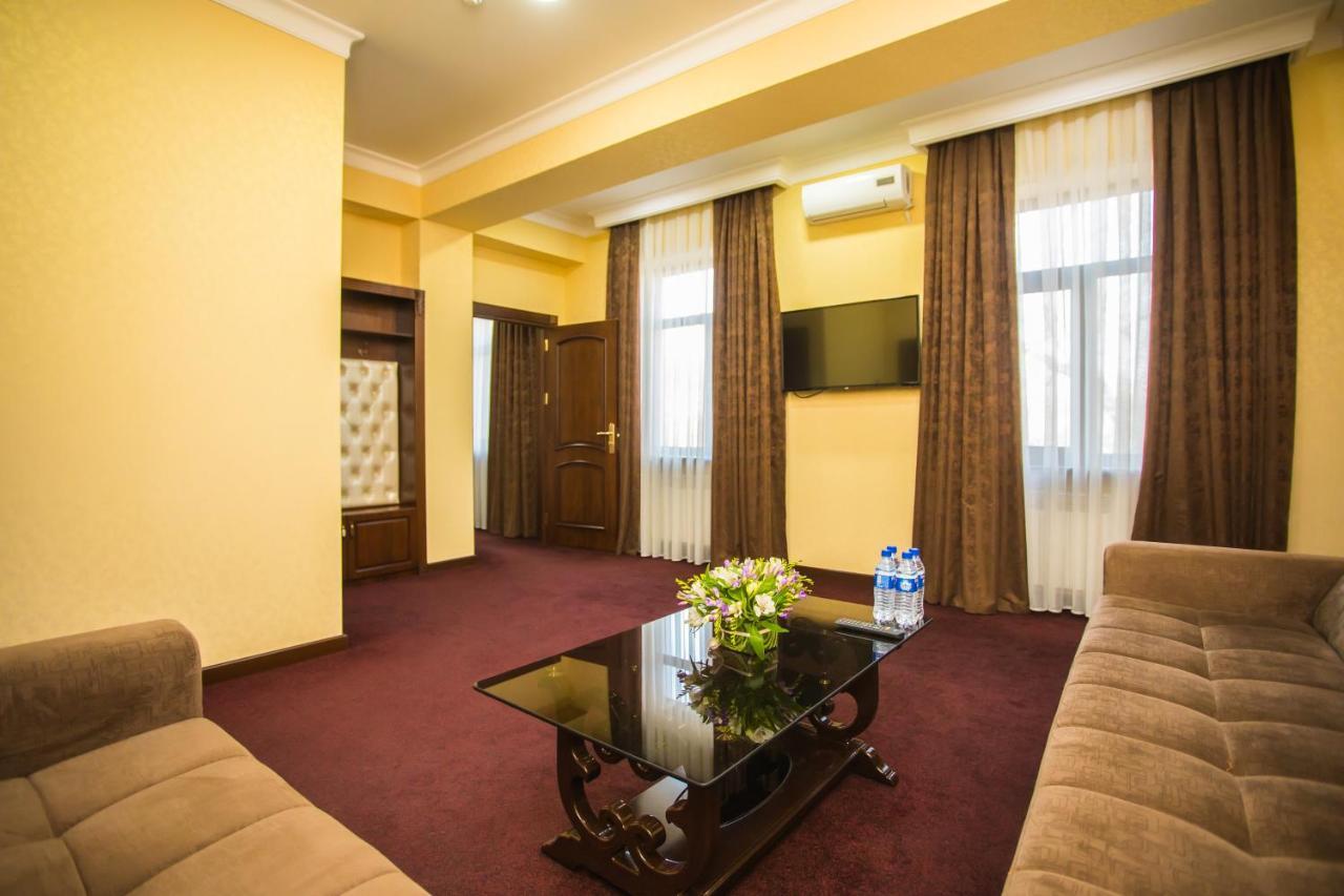 Hotel Grand Capital Tasjkent Buitenkant foto